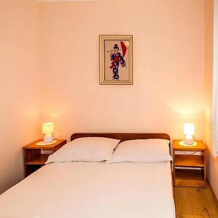 4 Bedroom With Pool At Peljesac *